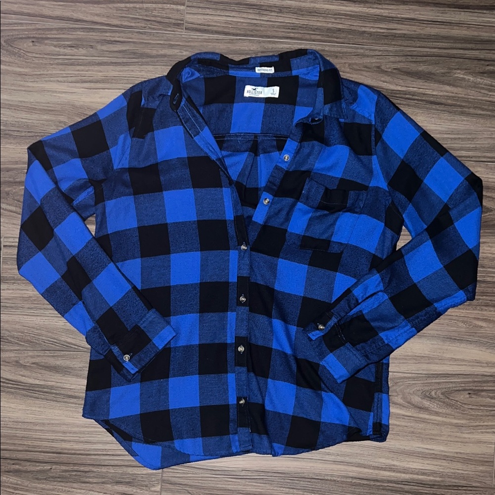 Hollister Blue and Black Plaid Button Down Shirt
